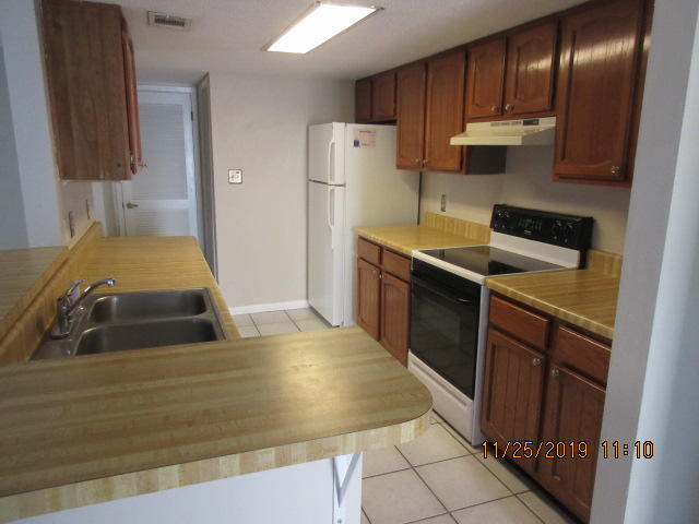 MANOR SHORES 1ST ADDN - Residential Lease