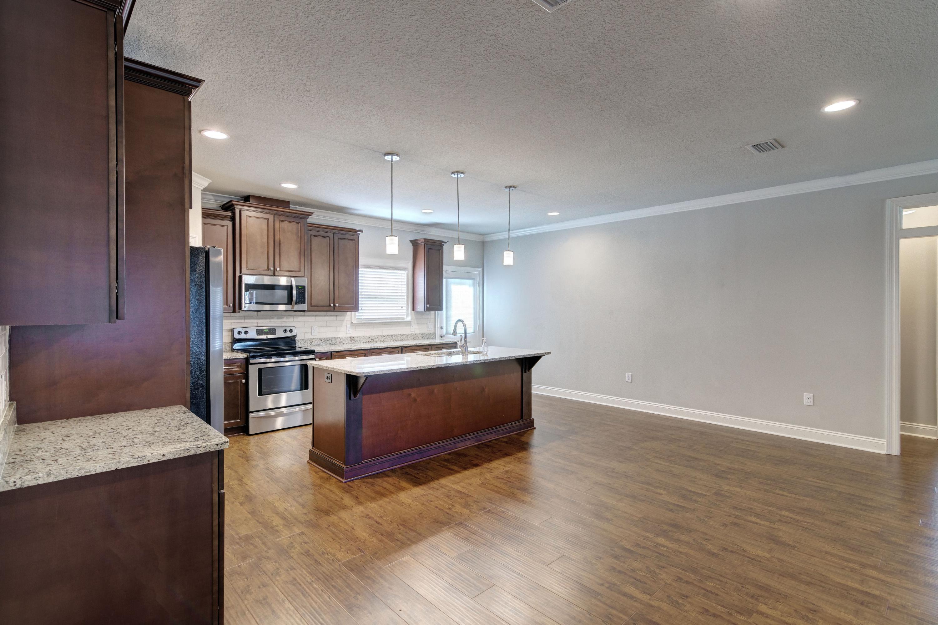 WEST NAVARRE - Residential