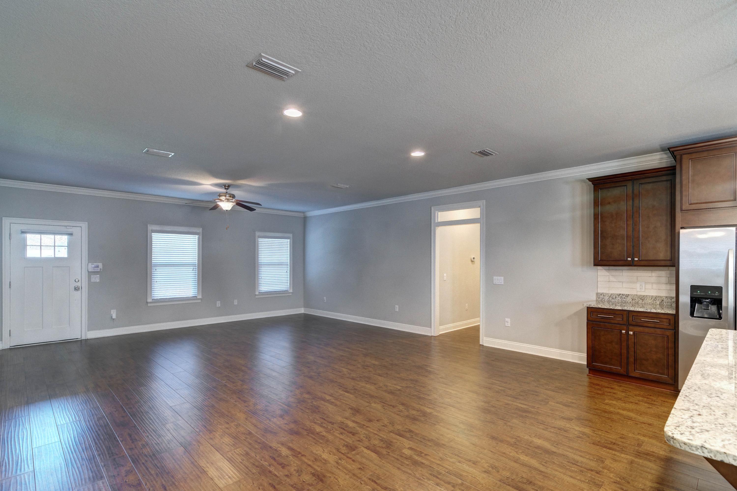 WEST NAVARRE - Residential