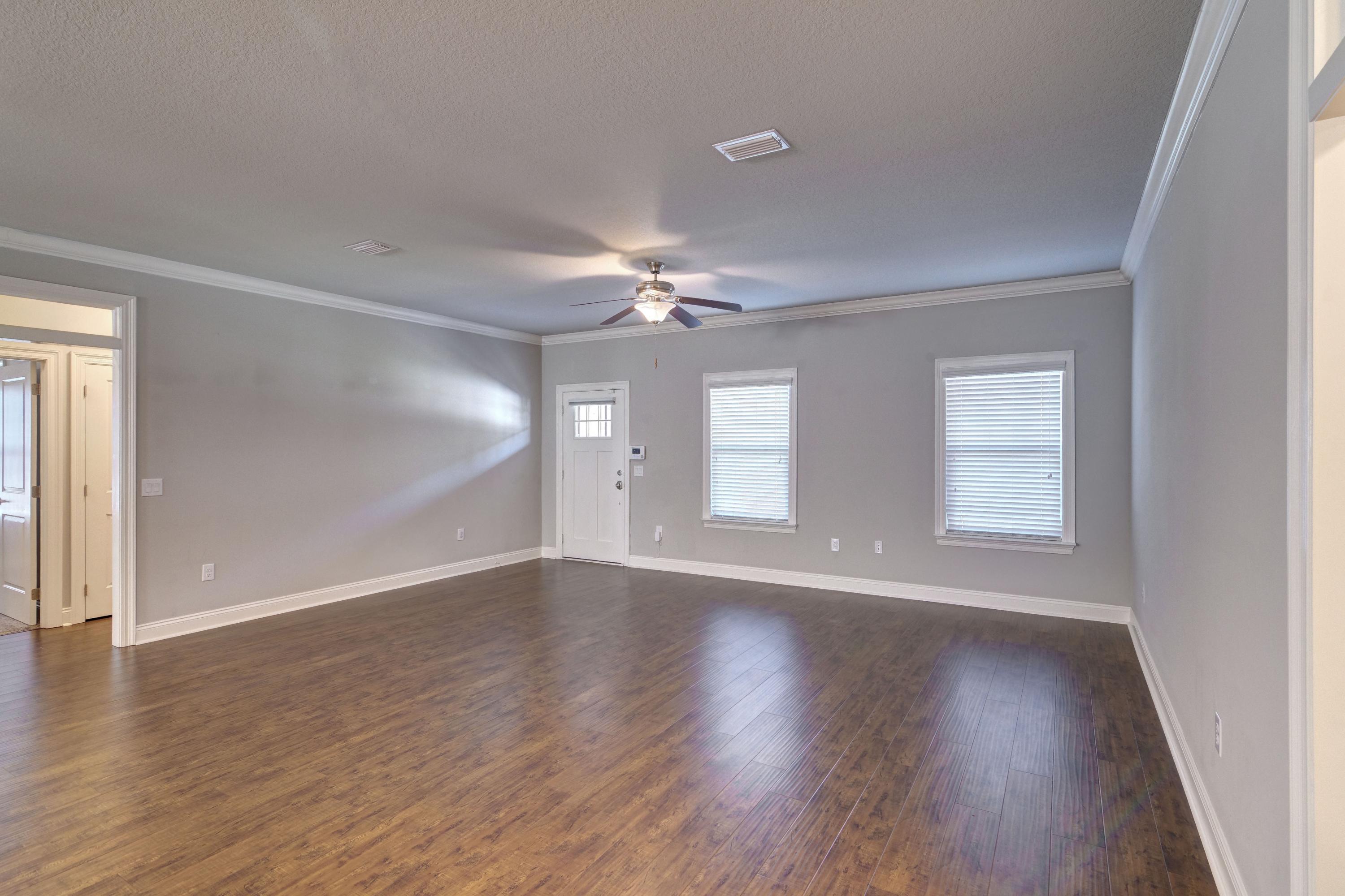 WEST NAVARRE - Residential