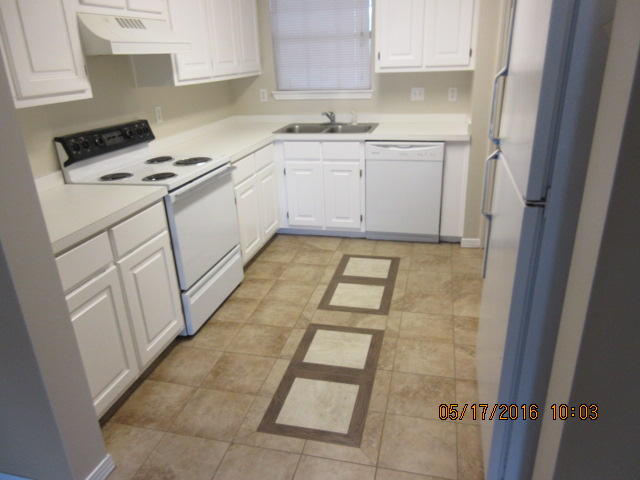 SCHNEIDER DRIVE T/H - Residential Lease