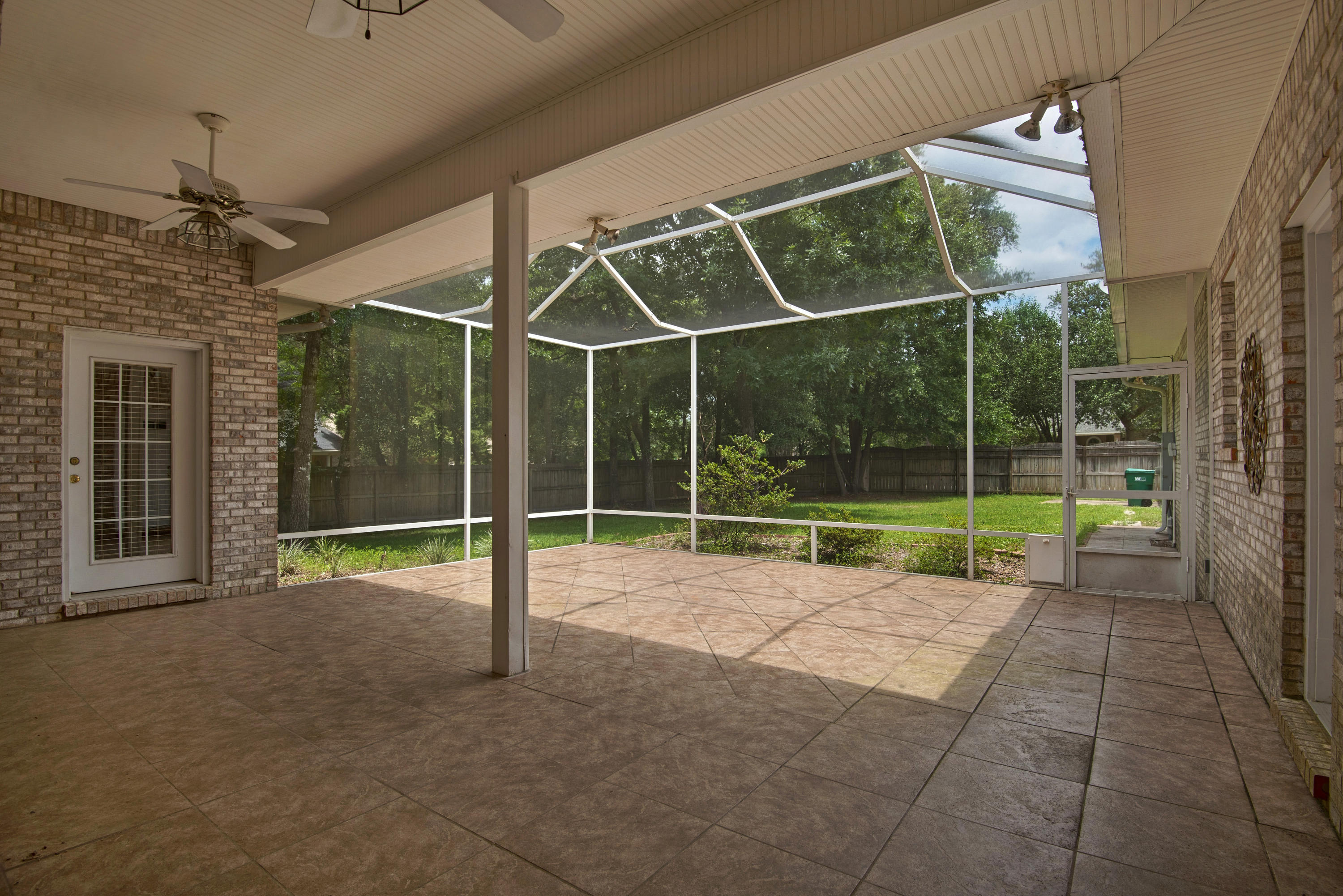 HUNTINGTON S/D PH 1 - Residential Lease