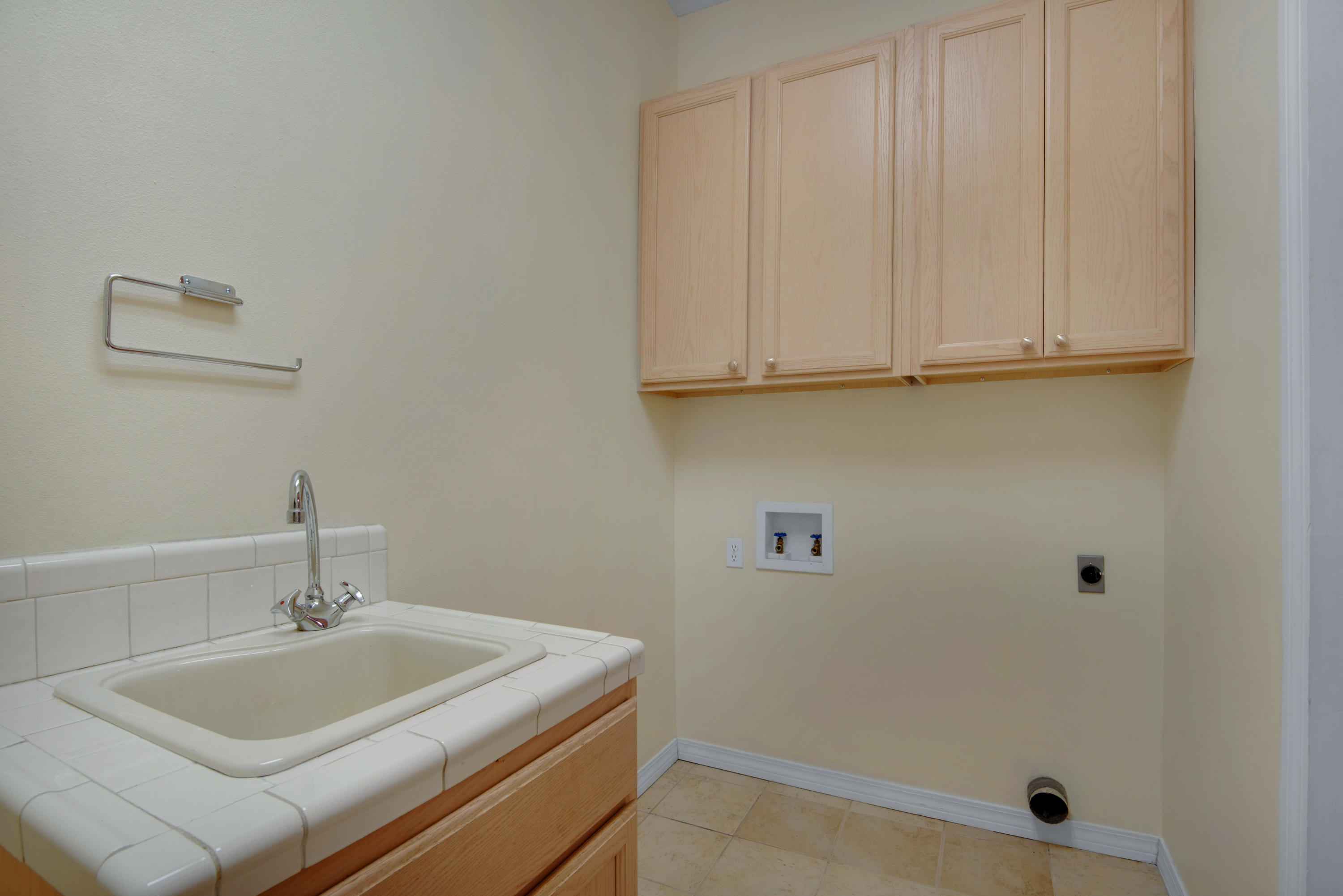 HUNTINGTON S/D PH 1 - Residential Lease