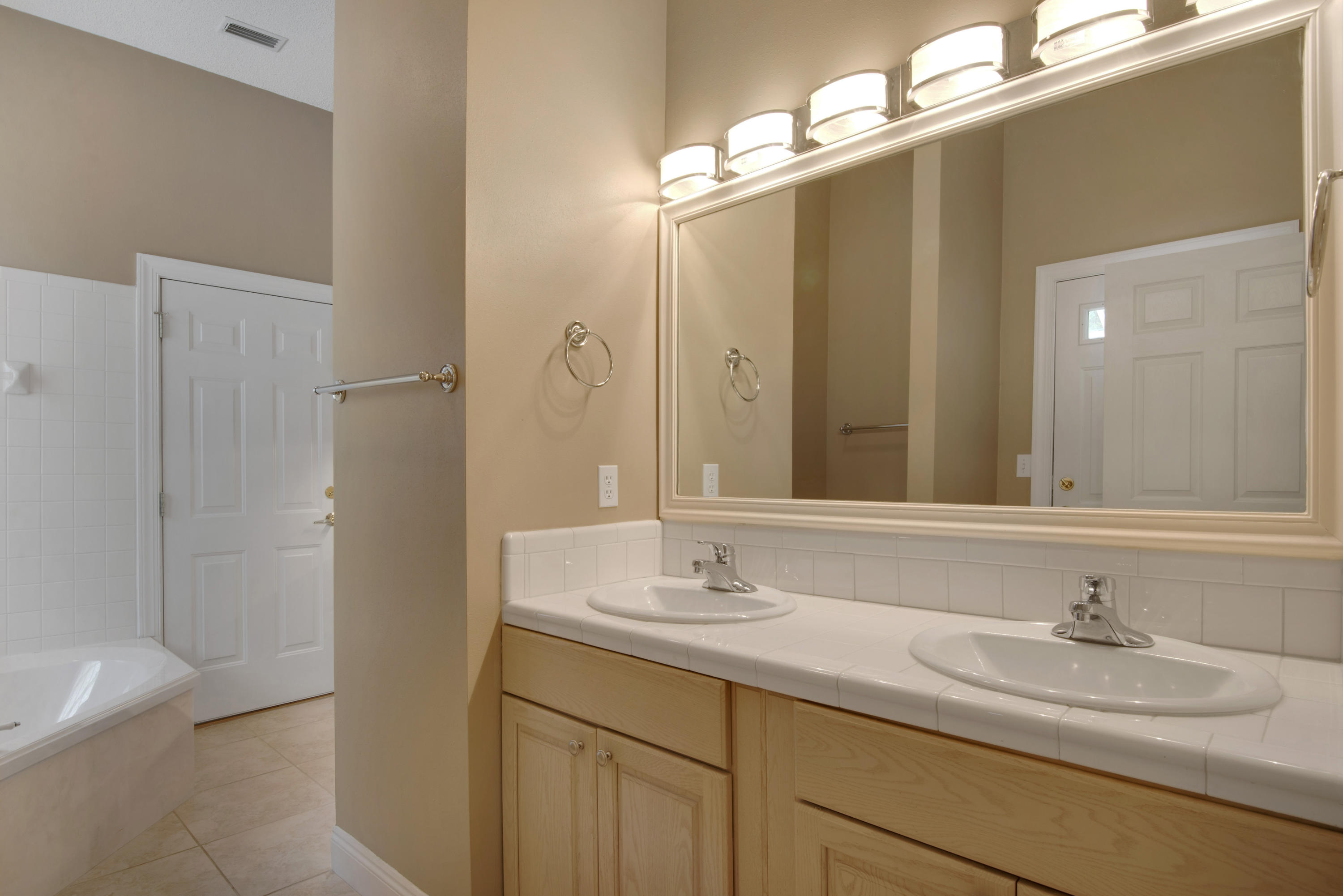 HUNTINGTON S/D PH 1 - Residential Lease