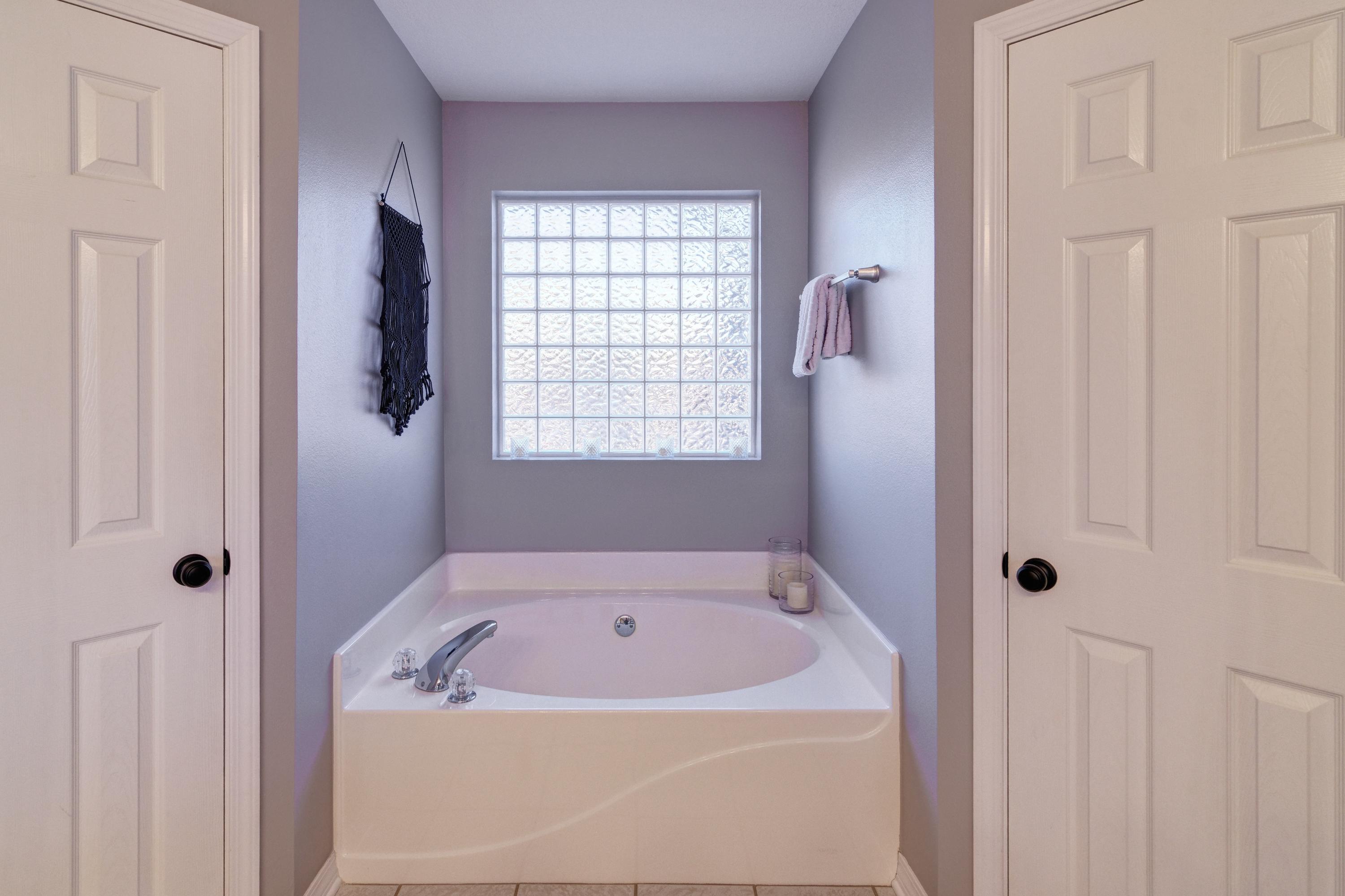HICKORY SHORES - Residential