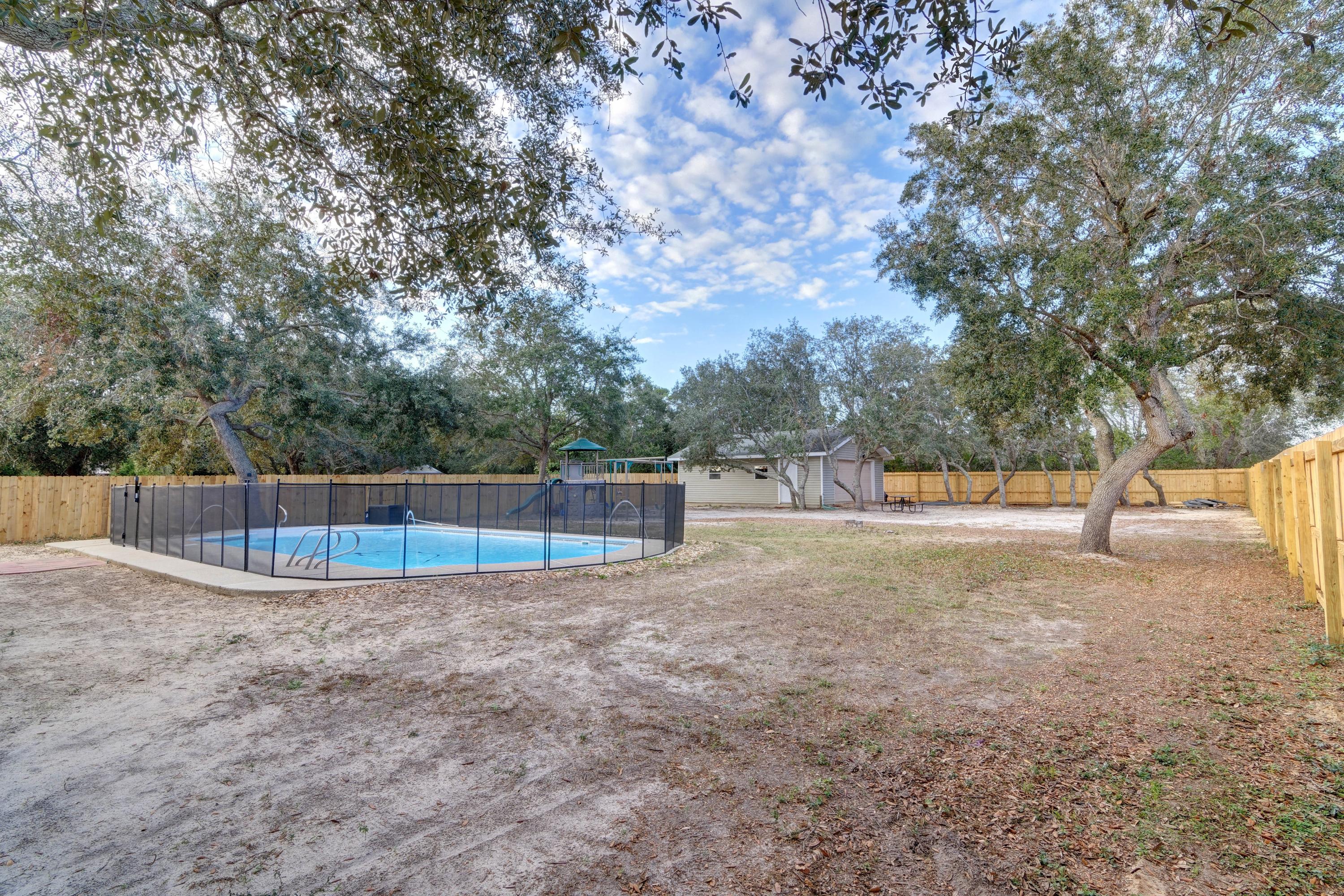 HICKORY SHORES - Residential