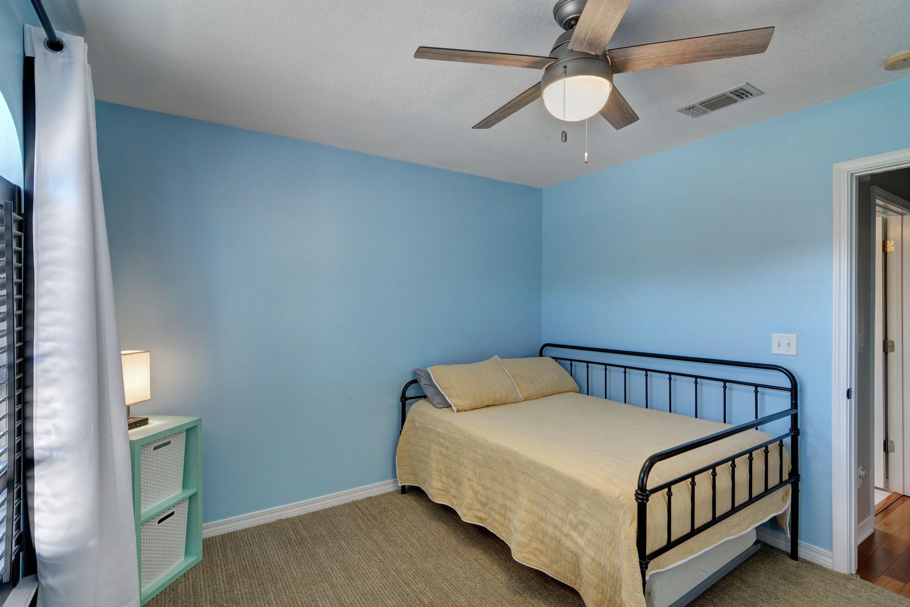 HICKORY SHORES - Residential