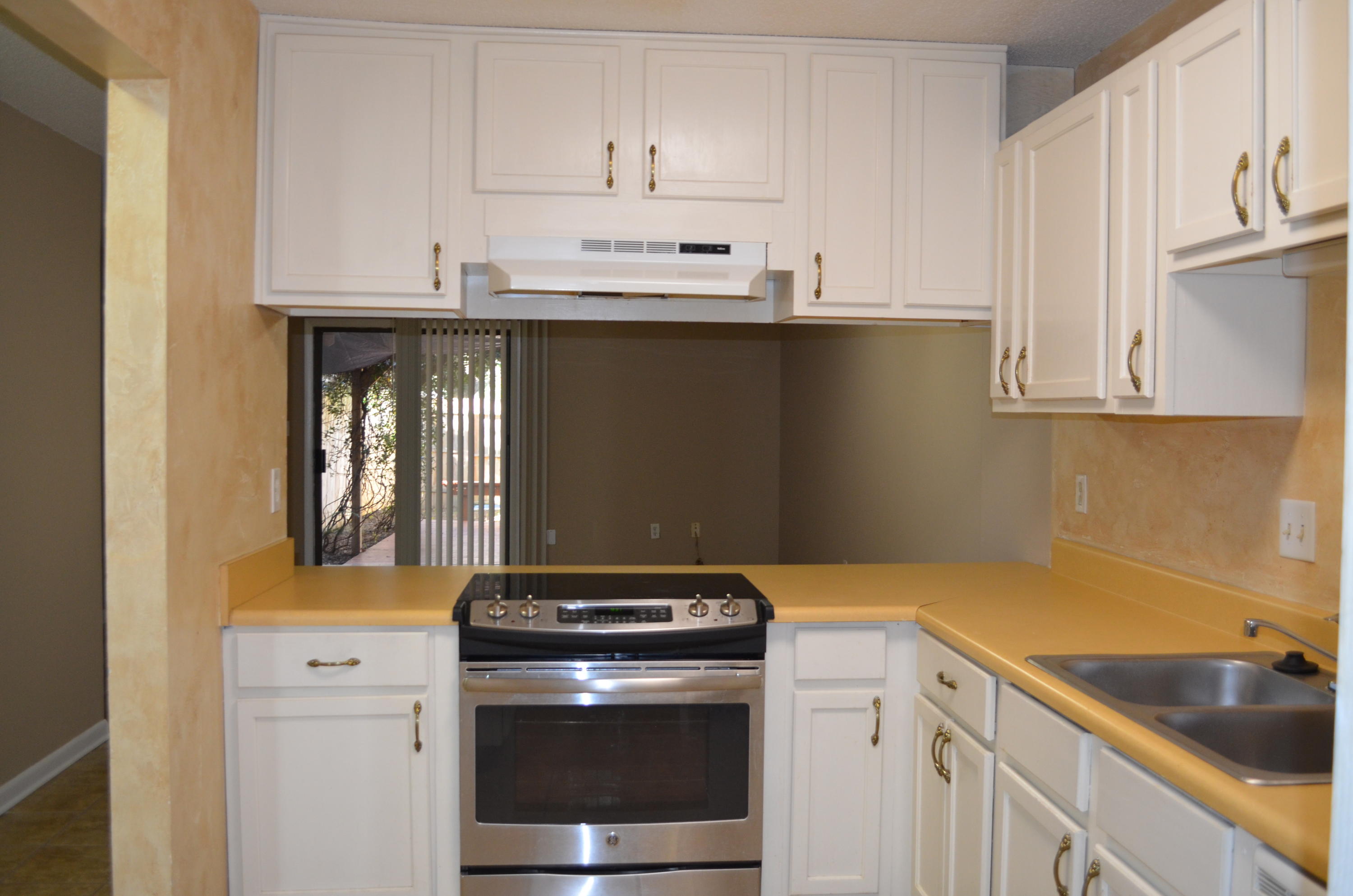 SCOTTWOOD - Residential Lease