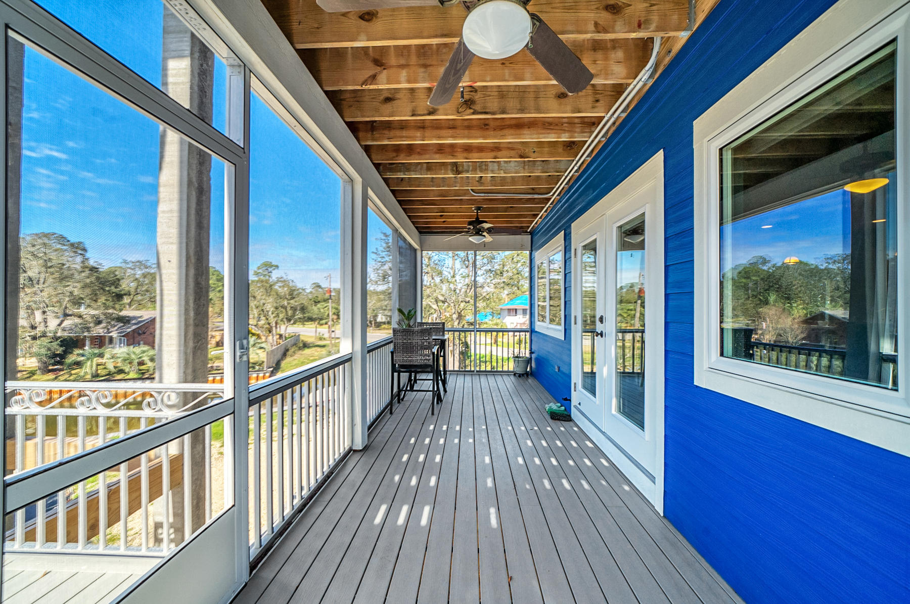 ORIOLE BEACH - Residential