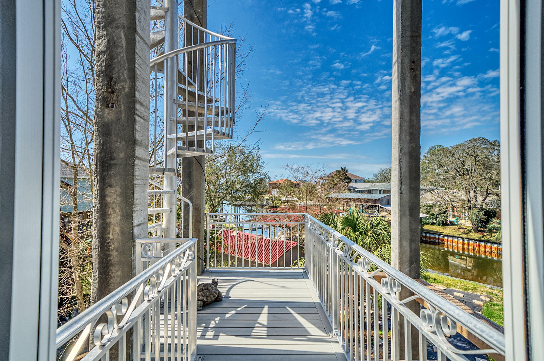 ORIOLE BEACH - Residential