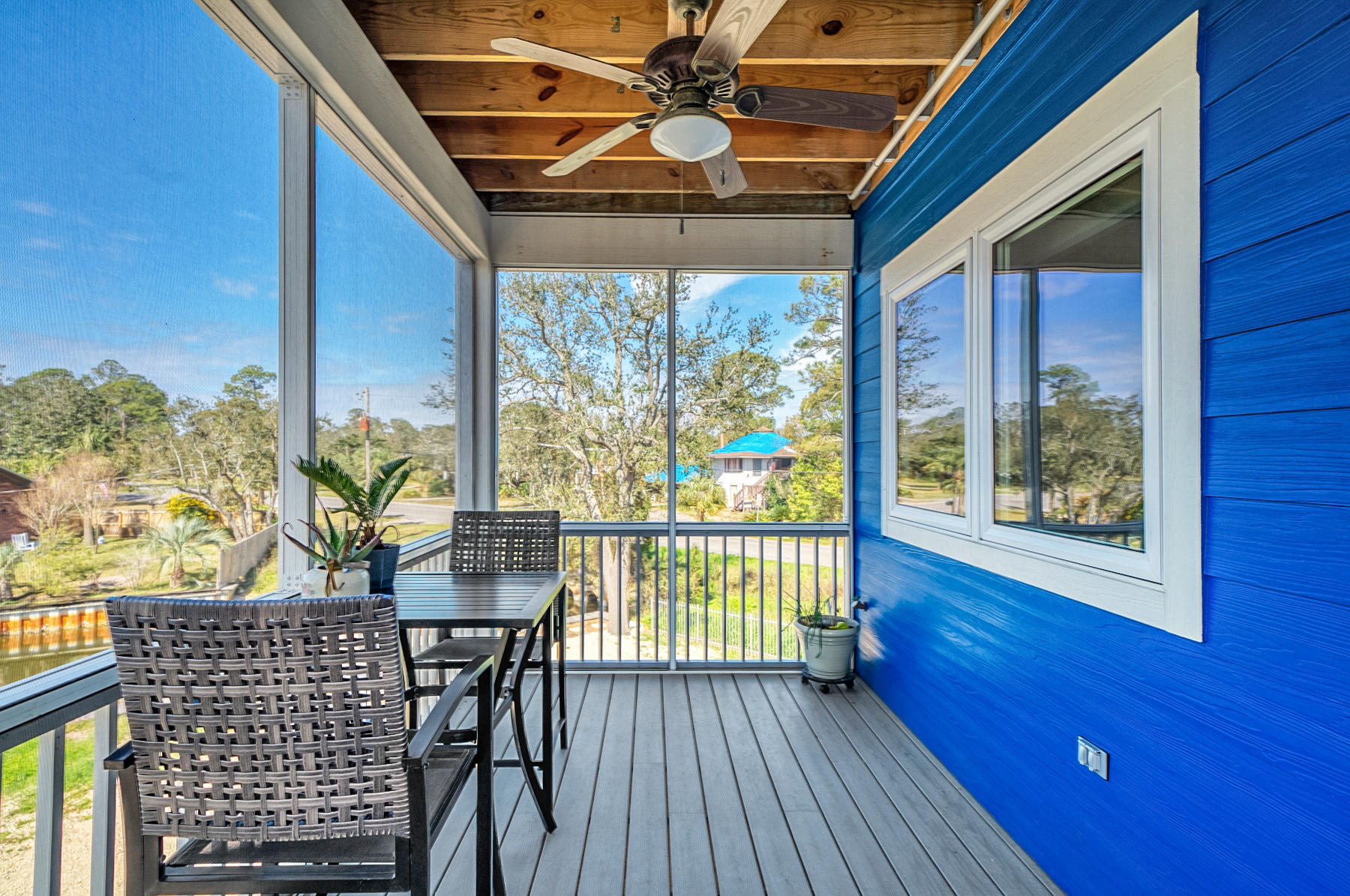 ORIOLE BEACH - Residential