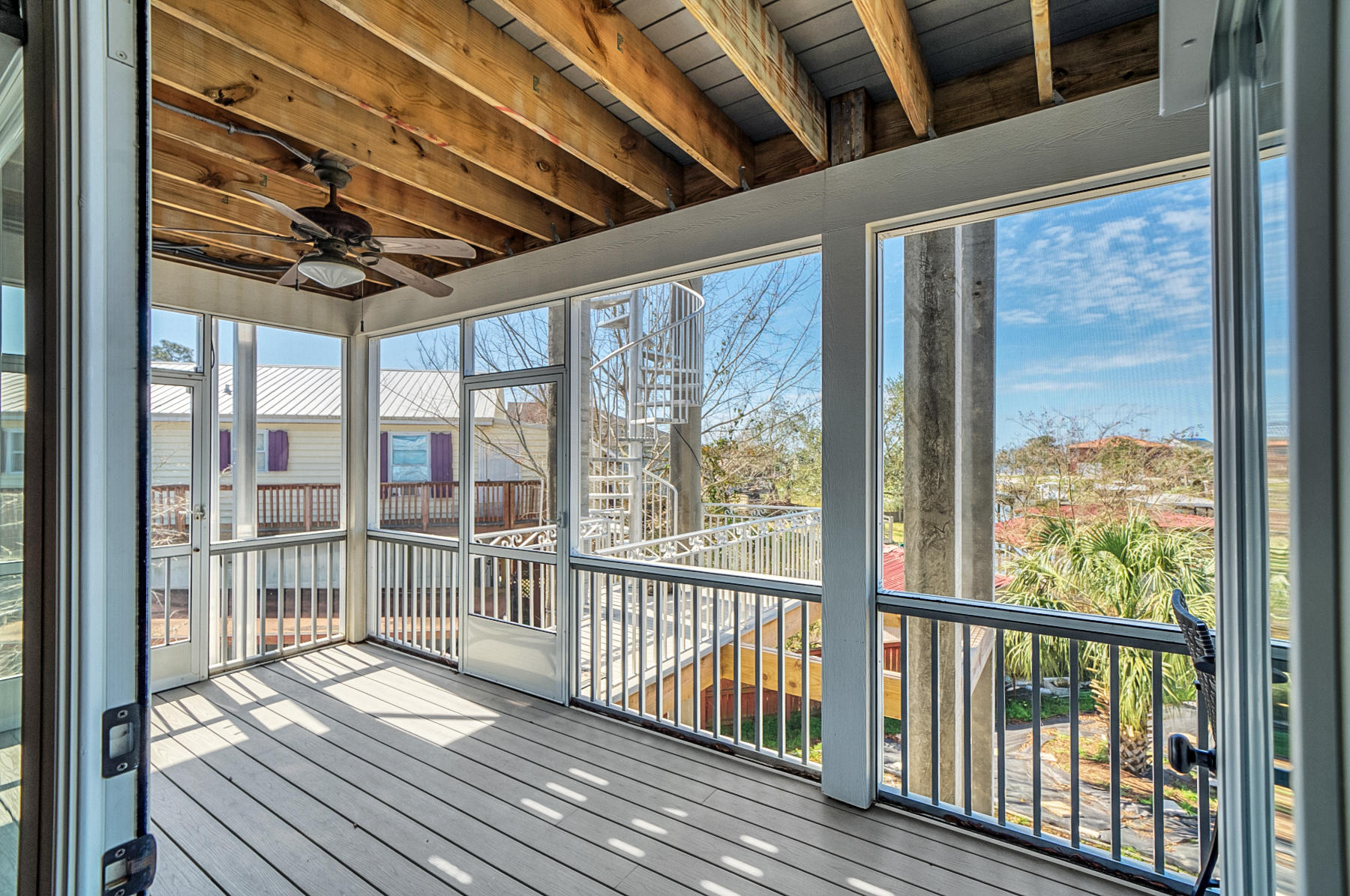 ORIOLE BEACH - Residential