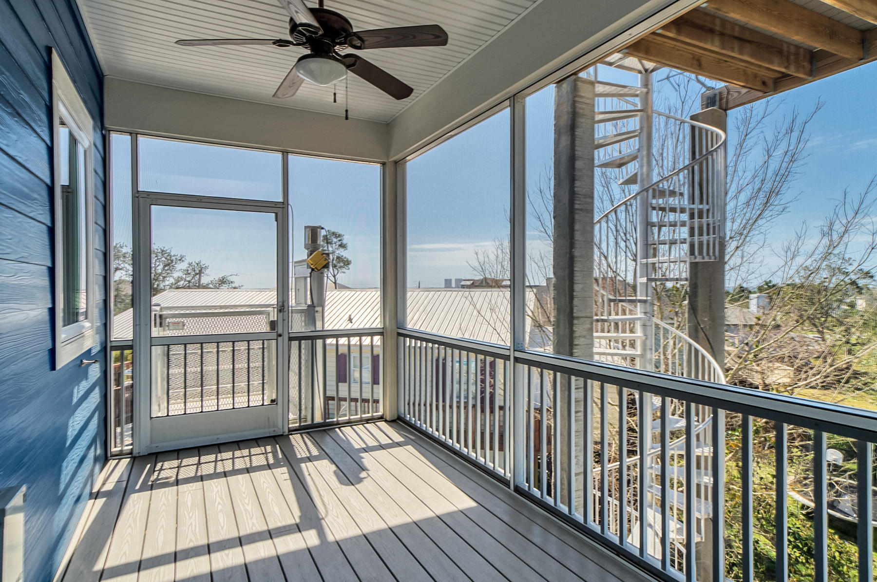 ORIOLE BEACH - Residential