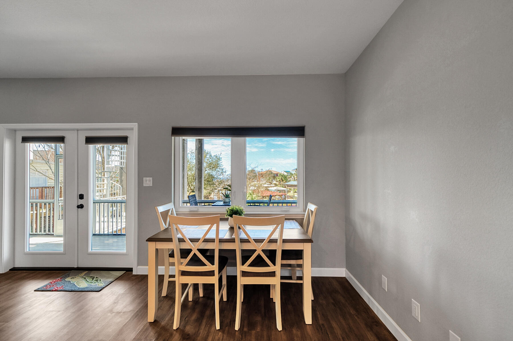ORIOLE BEACH - Residential