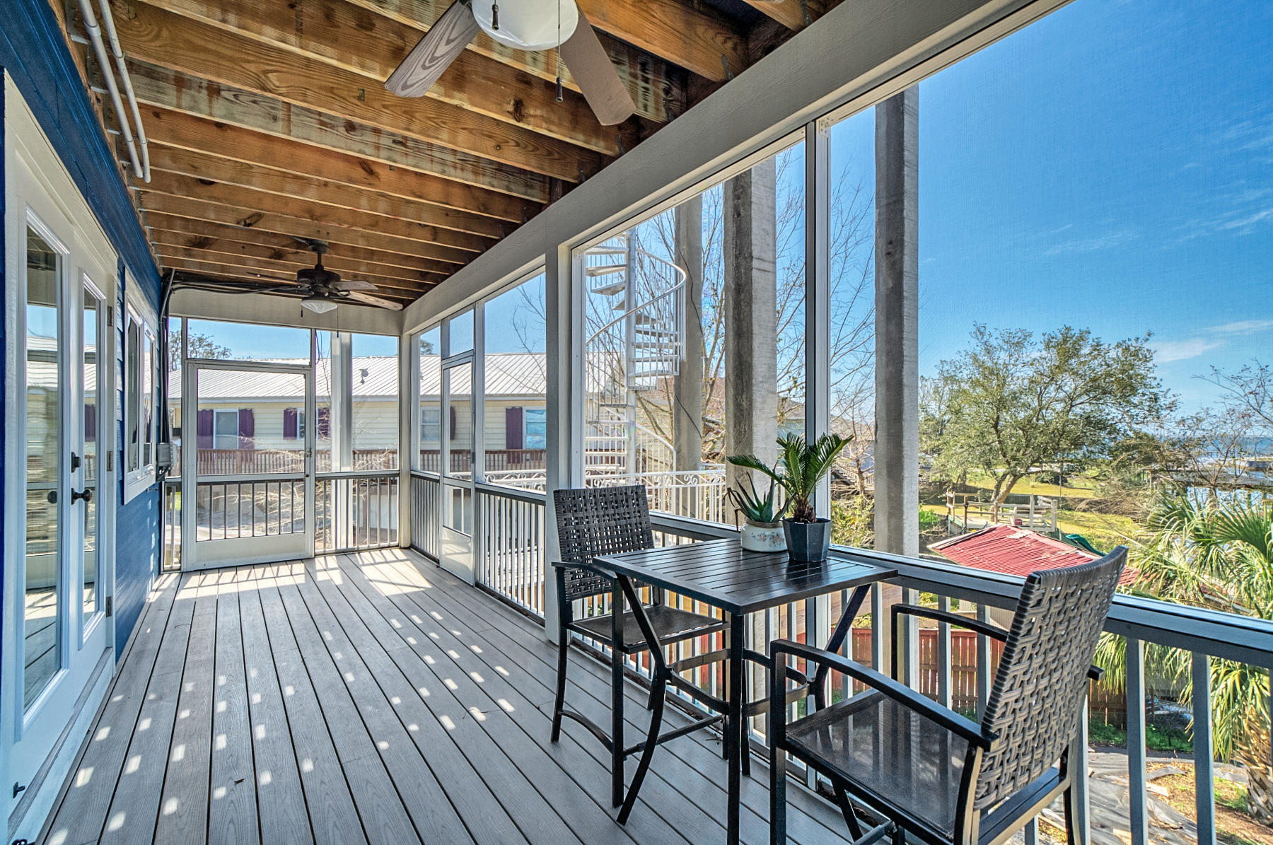 ORIOLE BEACH - Residential