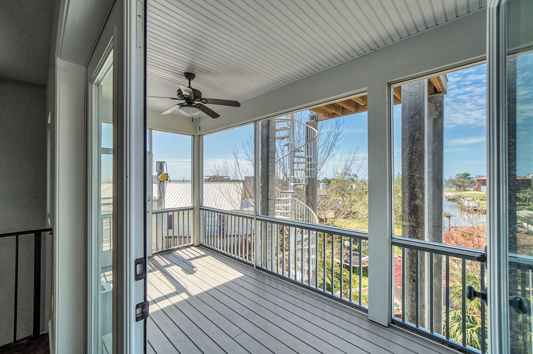 ORIOLE BEACH - Residential