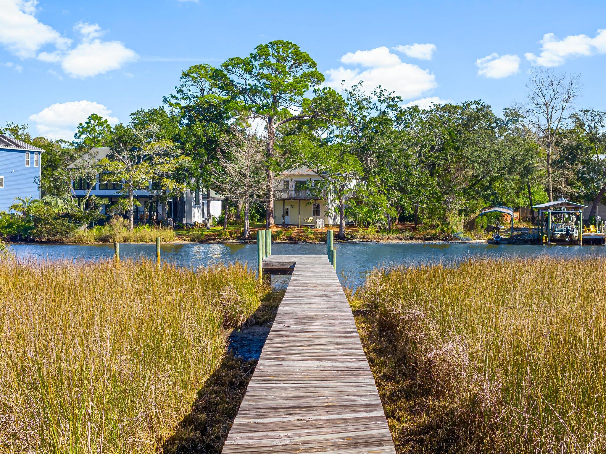 WOODLAND BAYOU ESTATES - Land