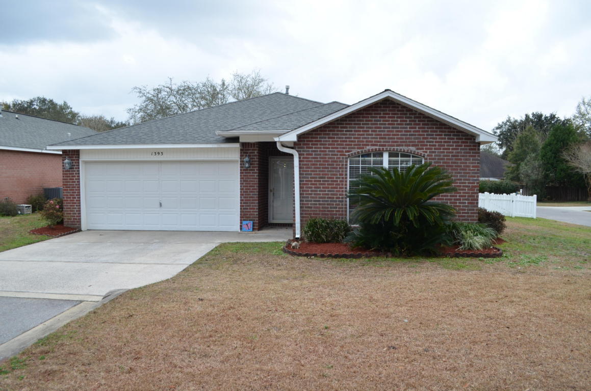 Available NOW!! Live large in this well maintained home inside the gated community of Magnolia Plantation of Bluewater Bay. This lovely homes offers over 2000 square feet of open living spaces with a split floor plan. Featuring laminate flooring throughout the main living areas, tile in the wet areas and a spacious heated and cooled Florida room, this is a must see. The large kitchen overlooks the family room and dining room and features loads of cabinet and counter space and a large island. Home also boasts a fenced back yard, 2 car garage, his and her closets in the master suite and much more. Sorry, no indoor smoking. Pets may be allowed with a $400 non-refundable pet fee.