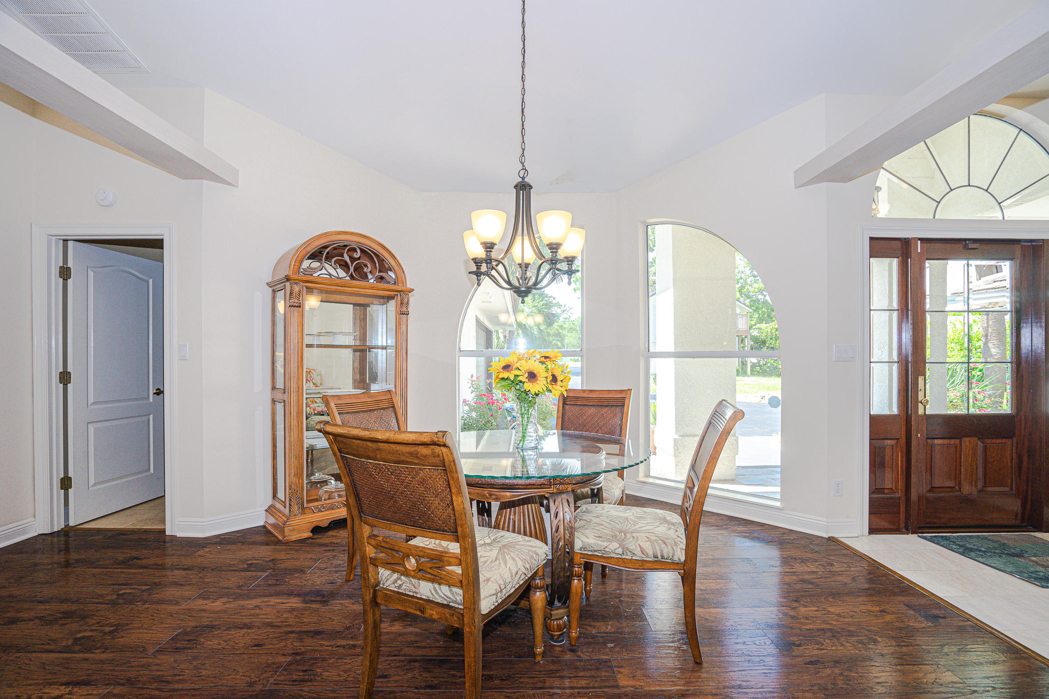 WHISPERING OAKS - Residential
