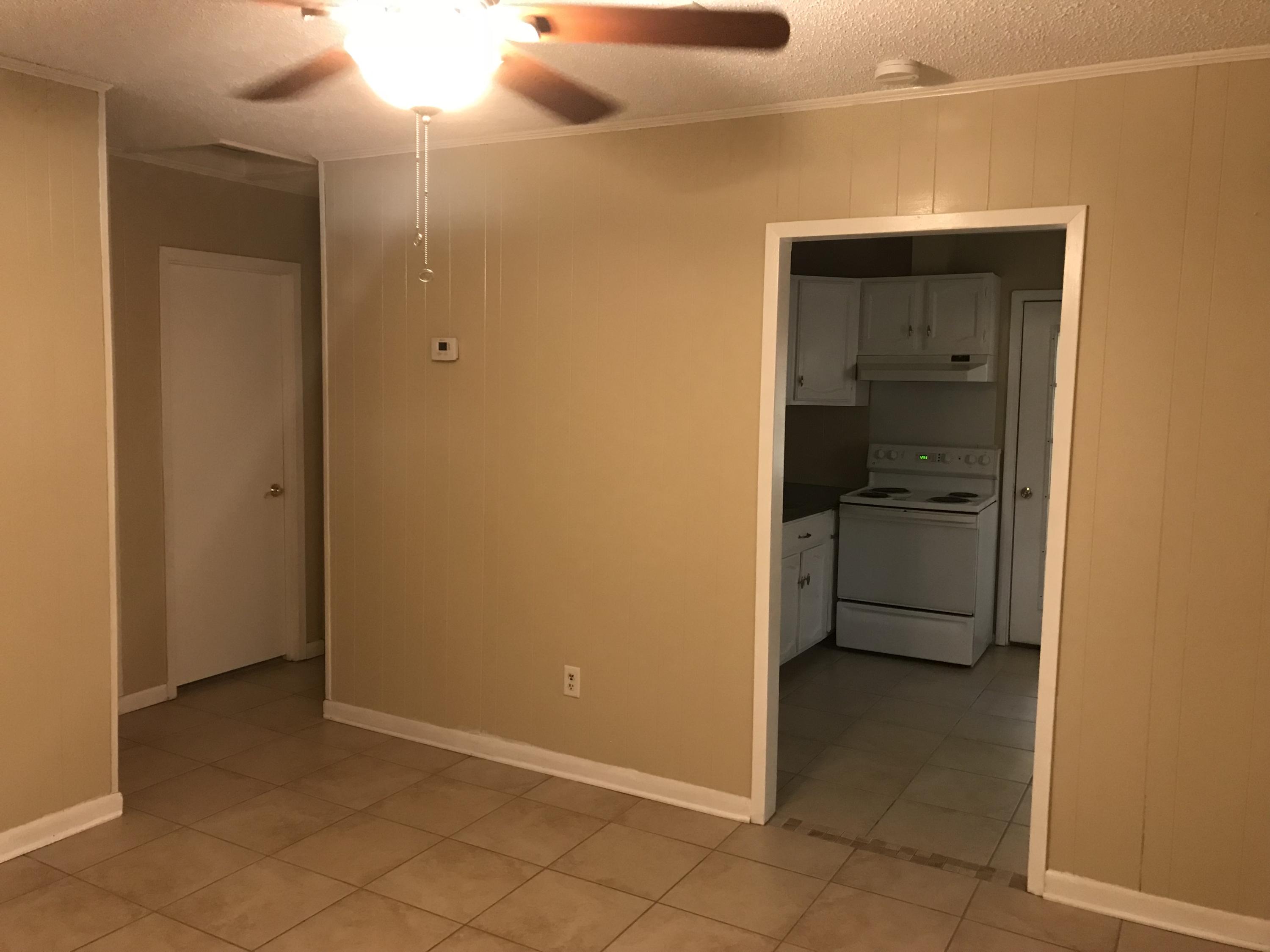 VALPARAISO PINECREST 2 - Residential Lease