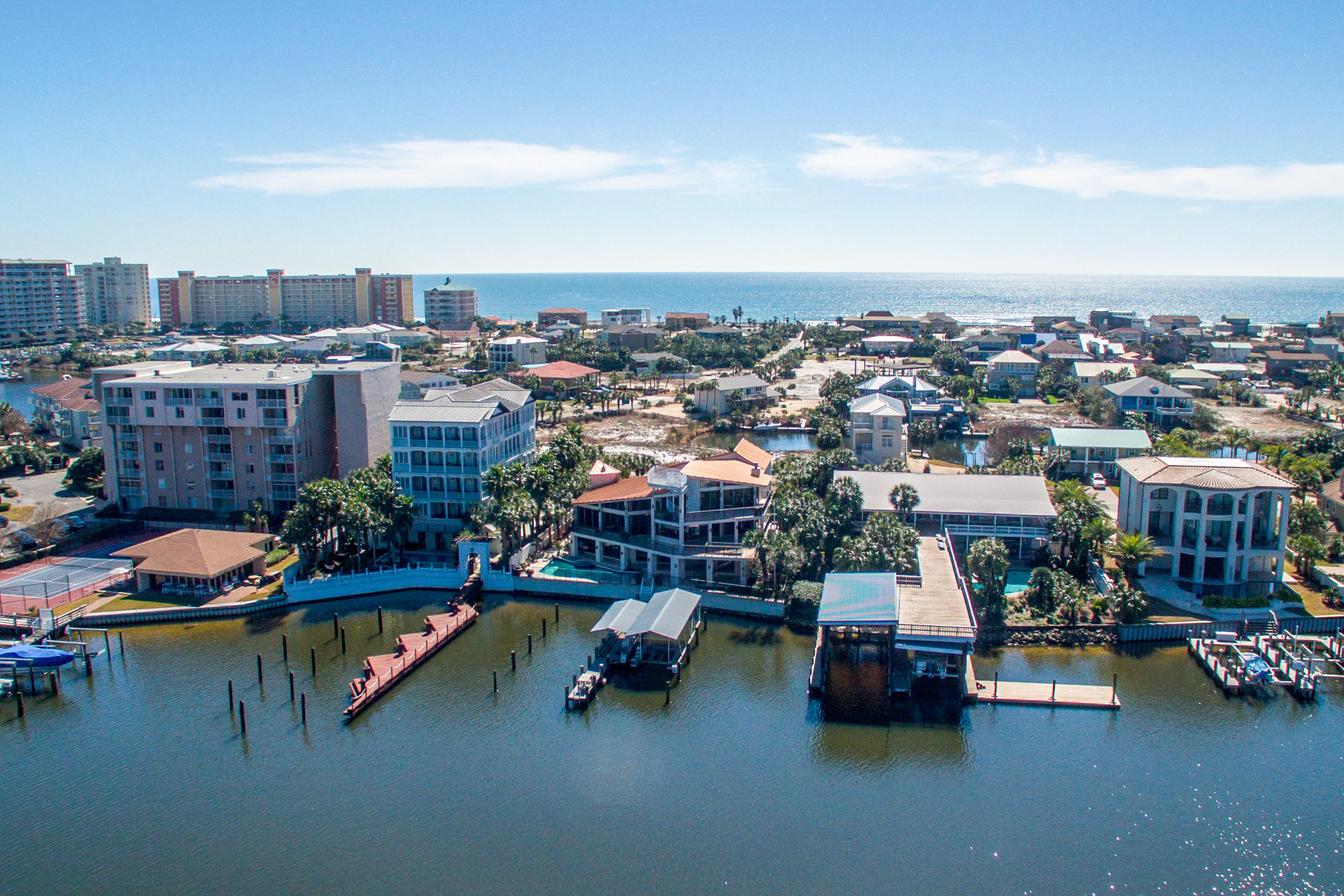 HOLIDAY ISLE - Residential