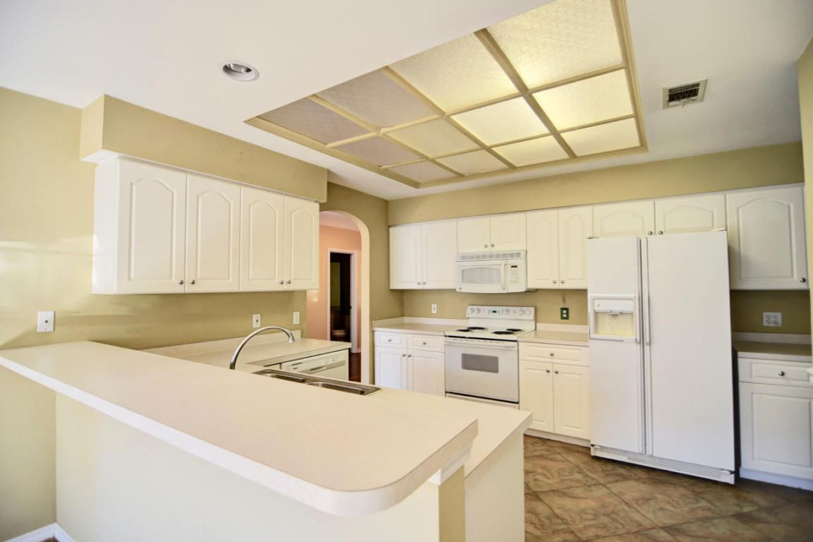 AVALON BEACH ESTATES - Residential Lease