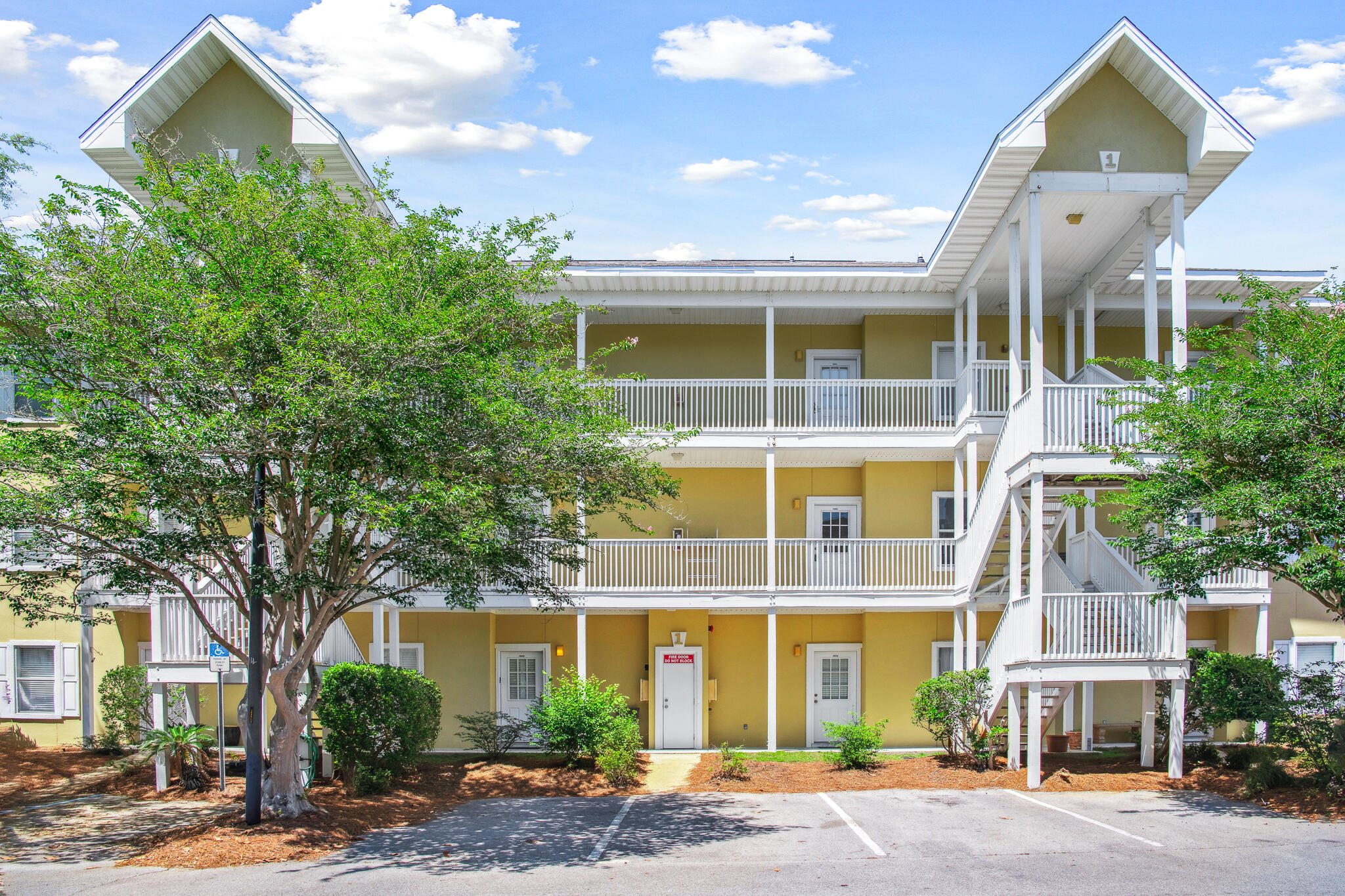 HERONS WATCH CONDO PH 1 - Residential