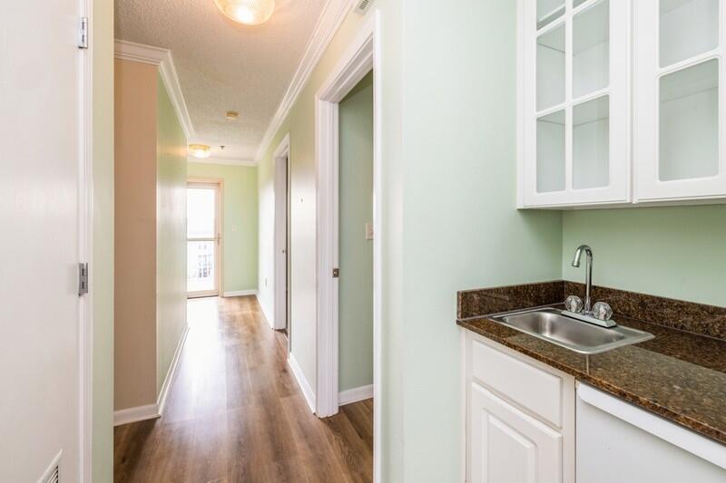 PALM COURT YACHT CLUB - Residential