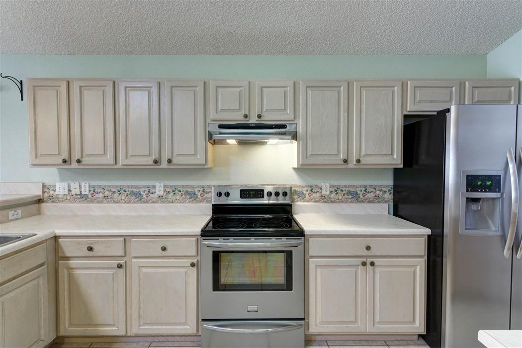 LIGHTHOUSE POINTE - Residential