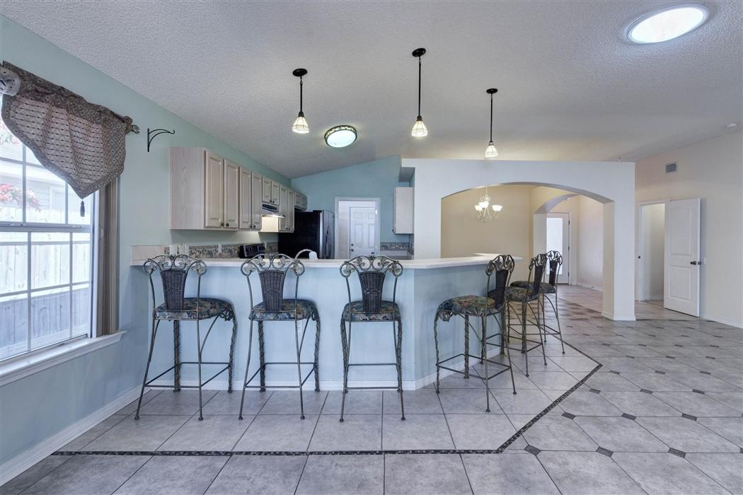LIGHTHOUSE POINTE - Residential