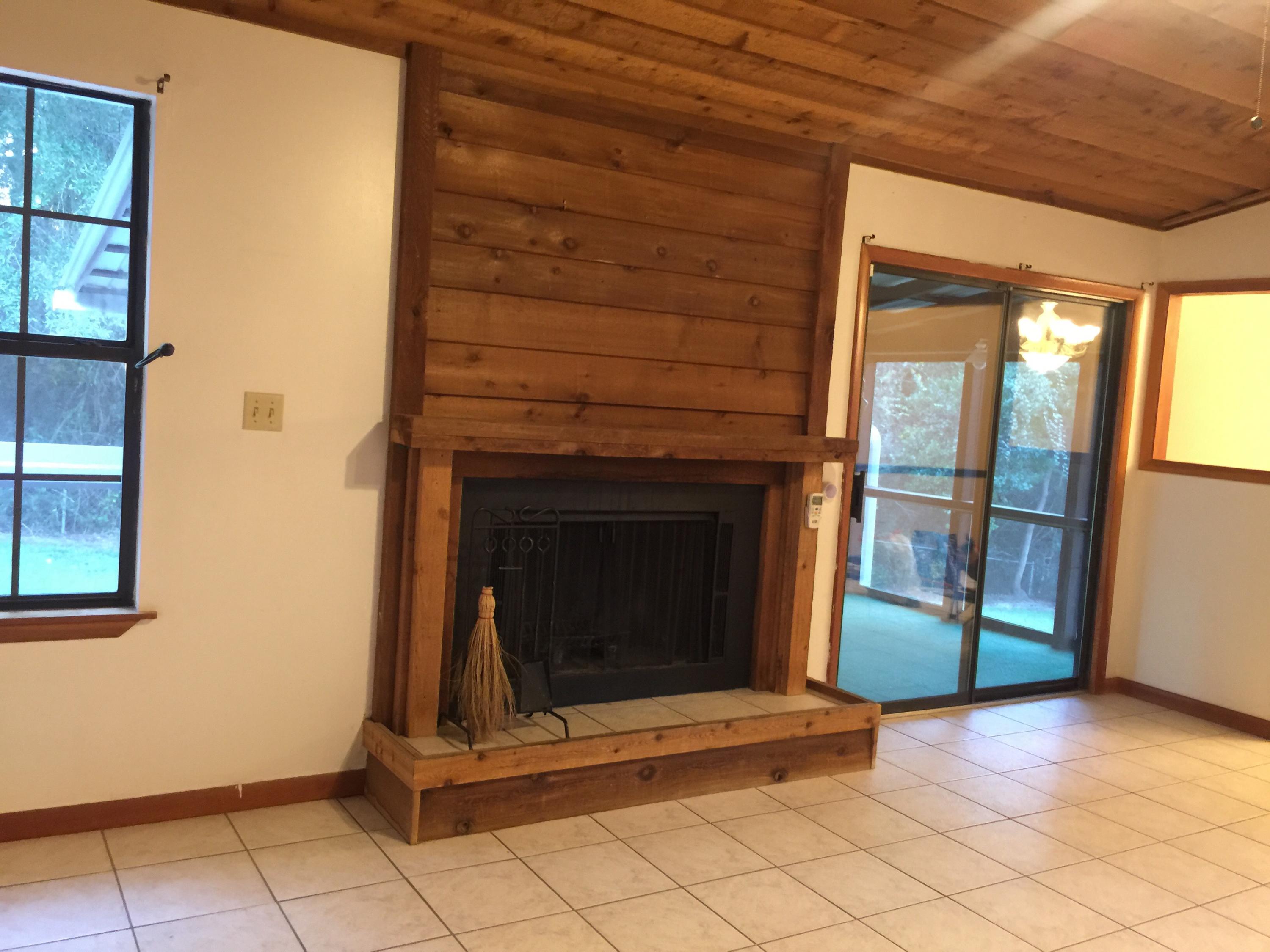 HILLTOP ACRES 1ST ADDN - Residential Lease