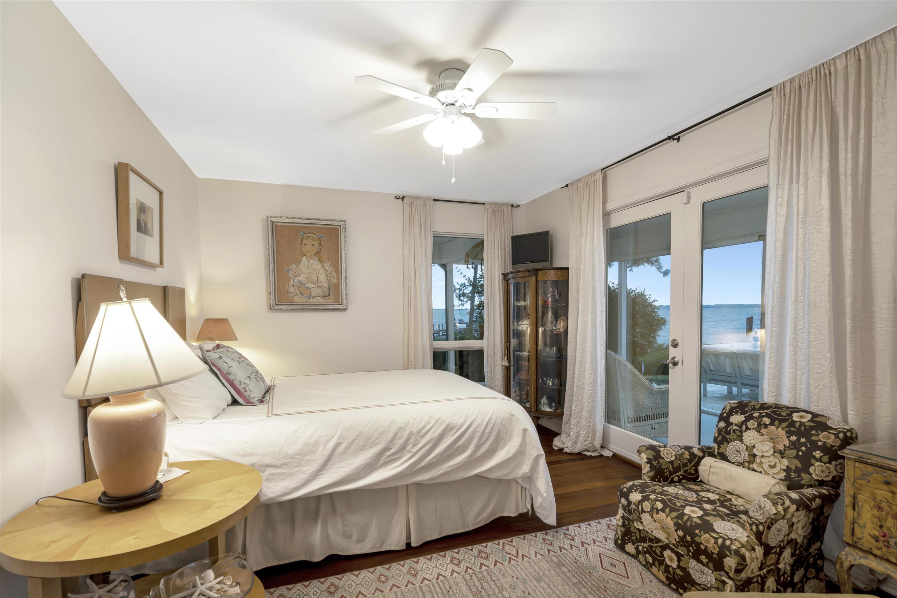 WOODLAND BAYOU ESTATES - Residential