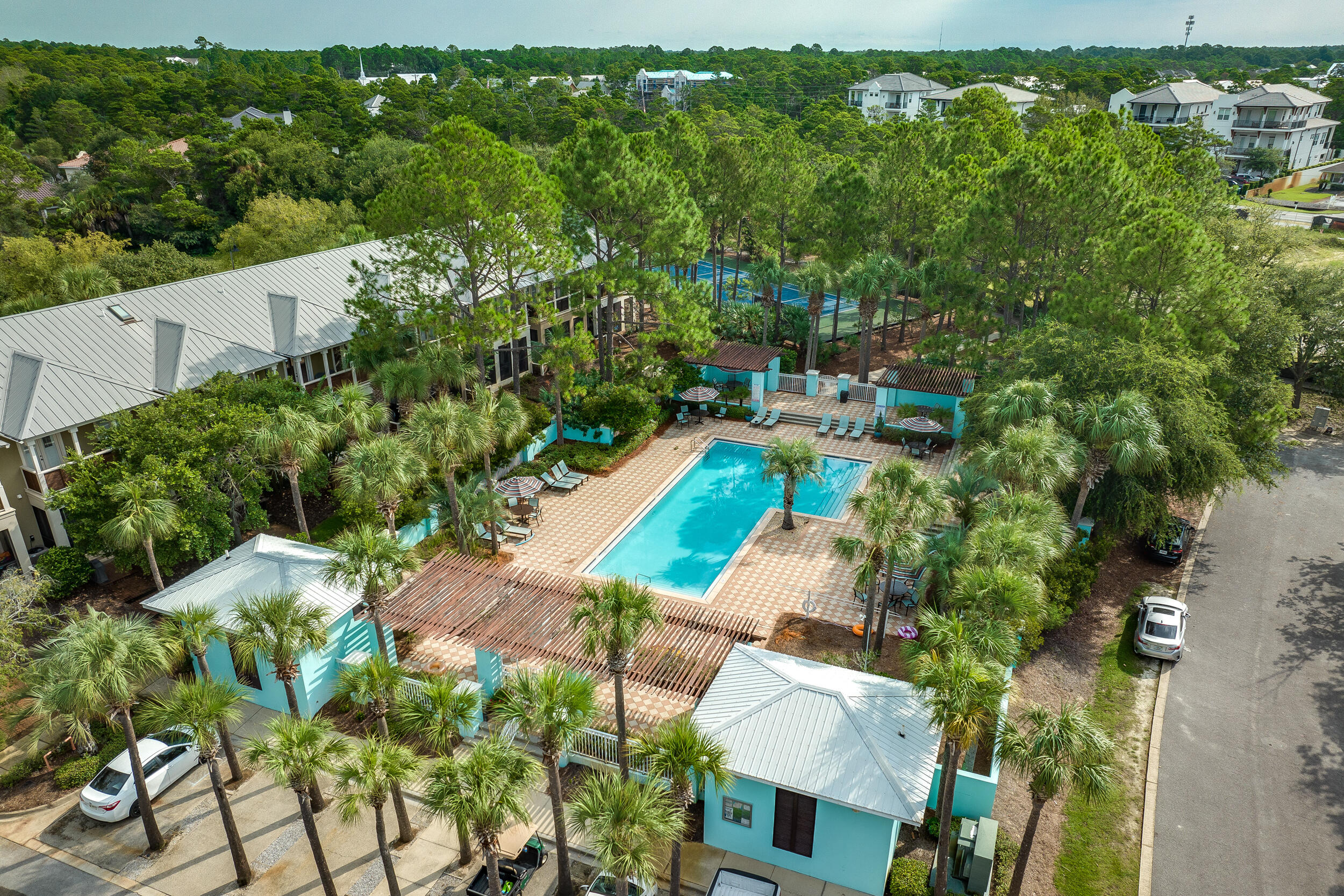 Gulf Place Courtyard - Residential