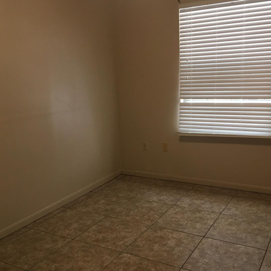 OAKDALE MINI FARMS - Residential Lease