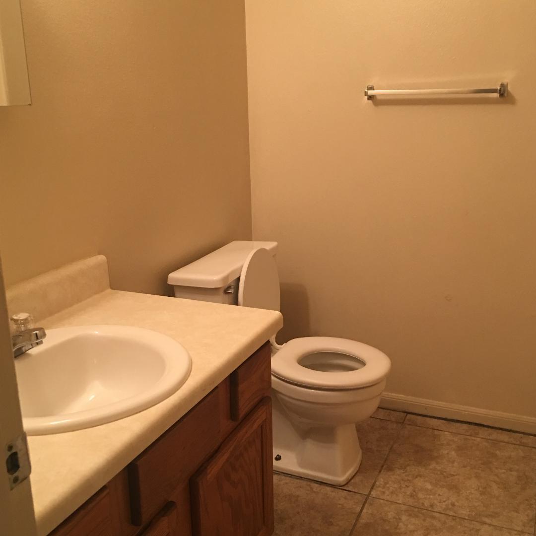OAKDALE MINI FARMS - Residential Lease