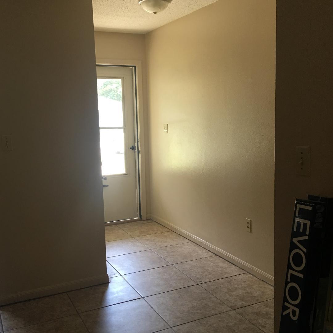OAKDALE MINI FARMS - Residential Lease