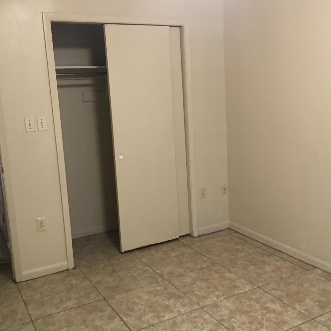 OAKDALE MINI FARMS - Residential Lease