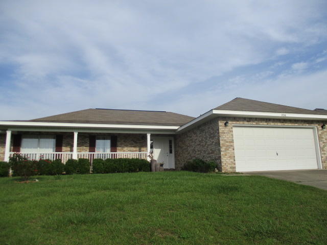 Great open floor plan with 4 bedrooms, livingroom and Large eat in kitchen with breakfast bar. Home conveniently located in Crestview. Call to make an appointment today. an agent from the listing company to accompany all showings.