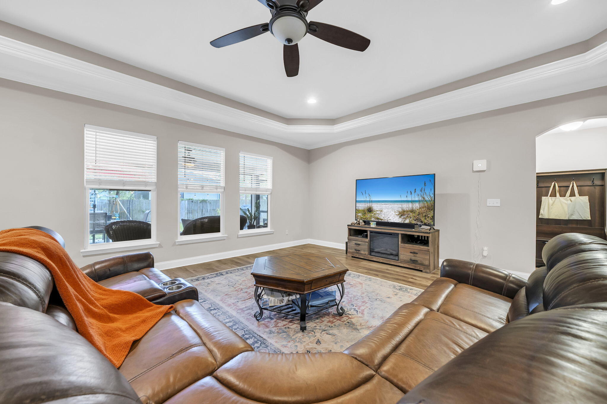 WINTHROP PLACE 1ST ADD LOT 10 BLK C - Residential