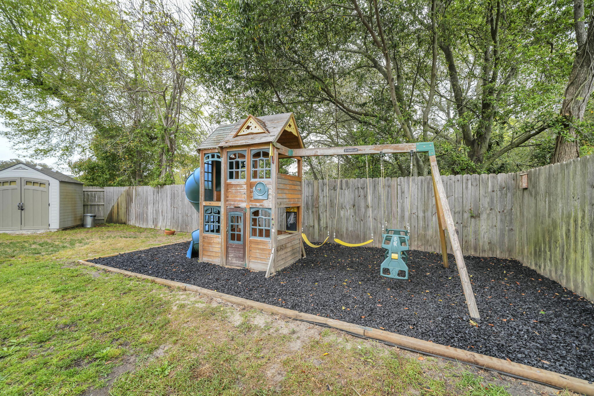 WINTHROP PLACE 1ST ADD LOT 10 BLK C - Residential