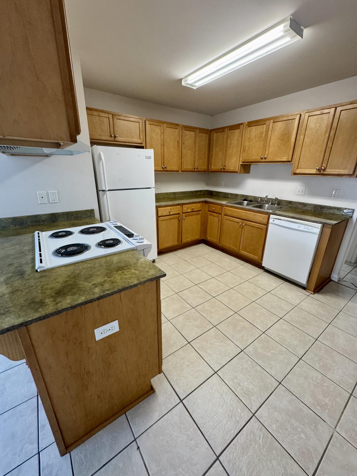 SCOTTWOOD - Residential Lease