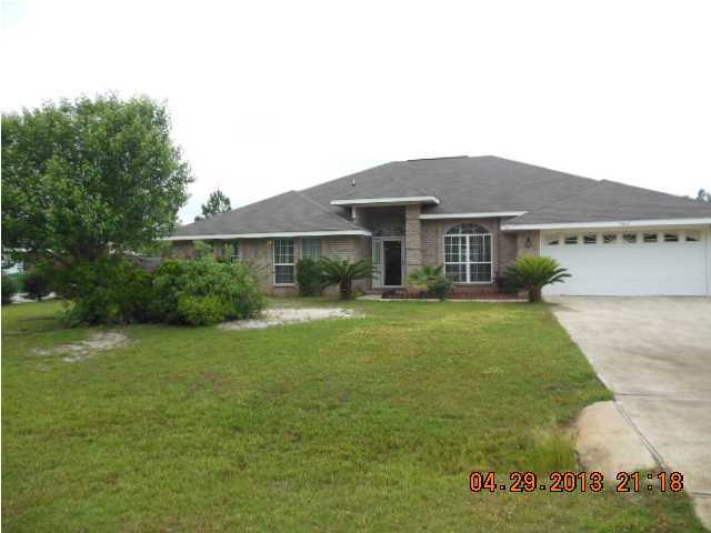 3000 SF, 4 bedroom brick home in HBTS with covered pool. Large privacy fenced back yard with lawn pump and sprinkler system. All HBTS ammeneties. Huge kitchen with island. Small pet upon approval of owner with restrictions. Pool service is included in the rent. Absolutely no smoking inside home or garage.