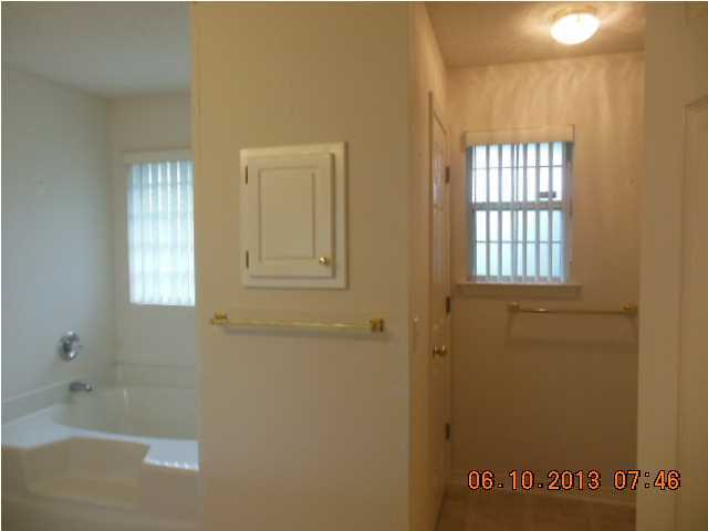 HIDDEN CREEK - Residential Lease