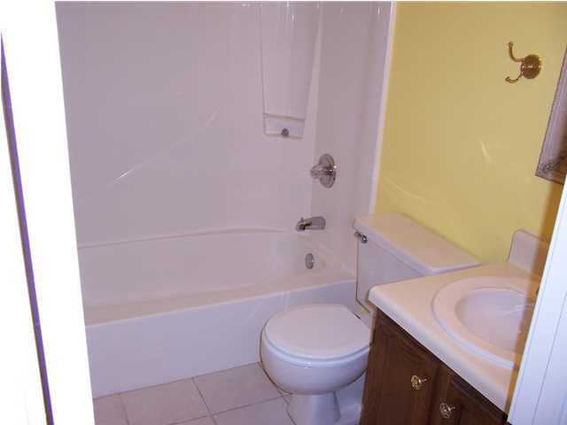 LAKESIDE CONDO AT BLUEWATER BAY - Residential Lease