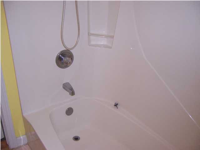 LAKESIDE CONDO AT BLUEWATER BAY - Residential Lease