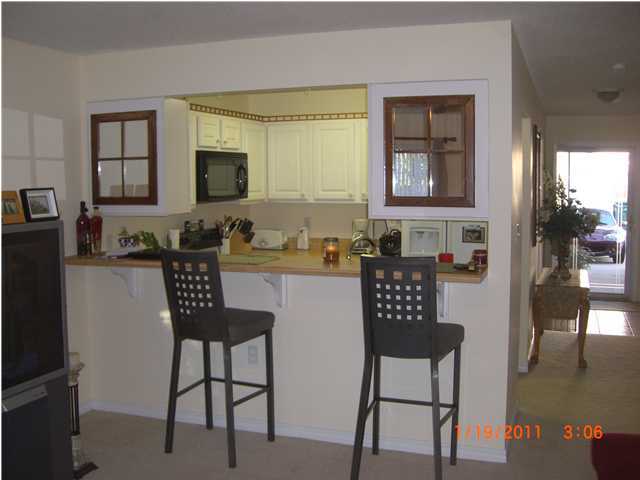 OAK PARK TOWNHOMES - Residential Lease