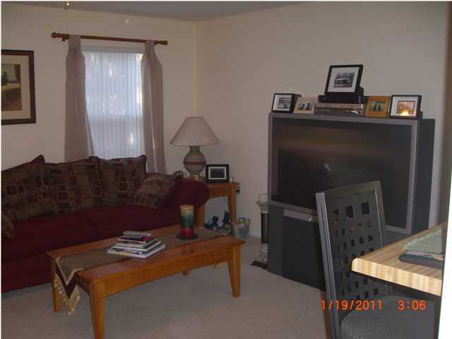 OAK PARK TOWNHOMES - Residential Lease