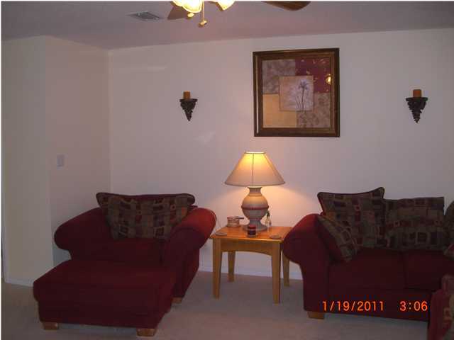 OAK PARK TOWNHOMES - Residential Lease