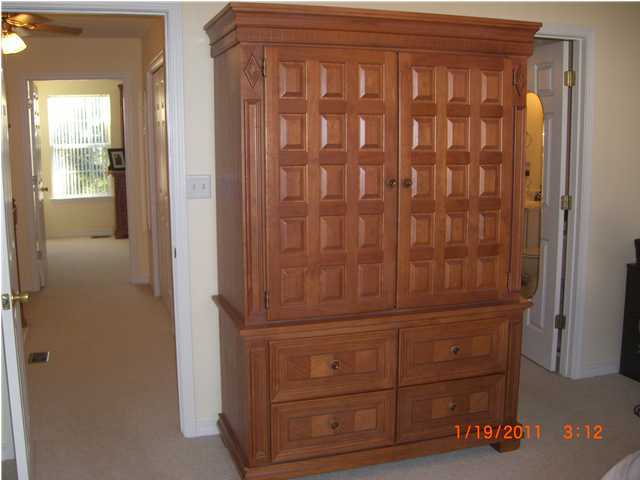 OAK PARK TOWNHOMES - Residential Lease