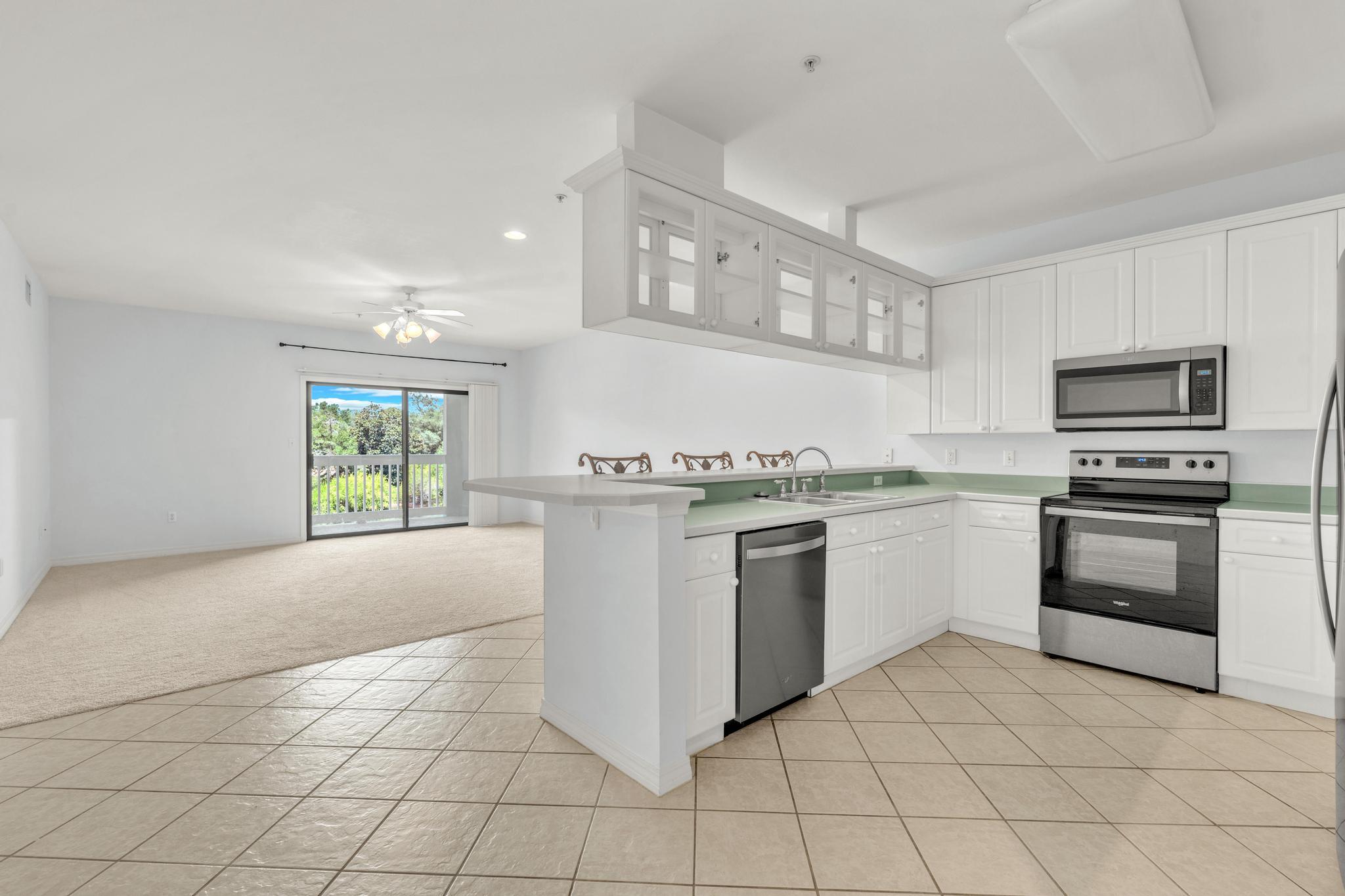 LAKESIDE CONDO AT BLUEWATER BAY - Residential Lease